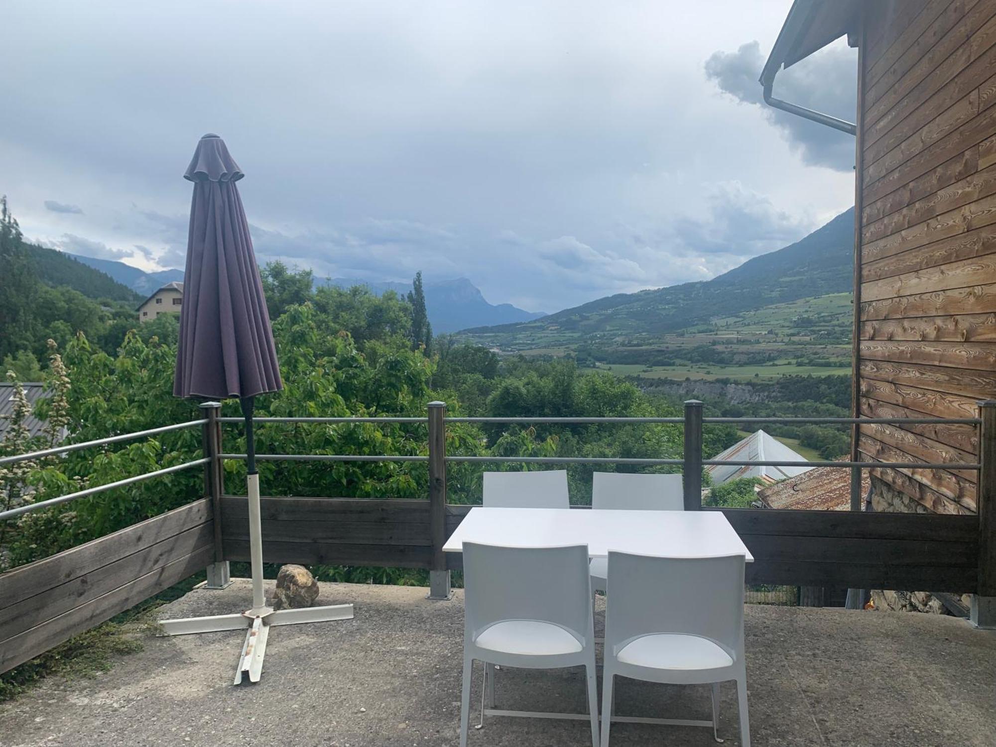 Le Petit Soleil Apartment Siguret Bagian luar foto
