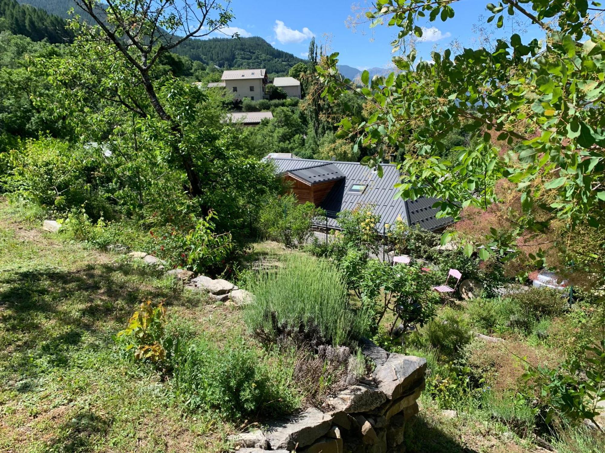 Le Petit Soleil Apartment Siguret Bagian luar foto