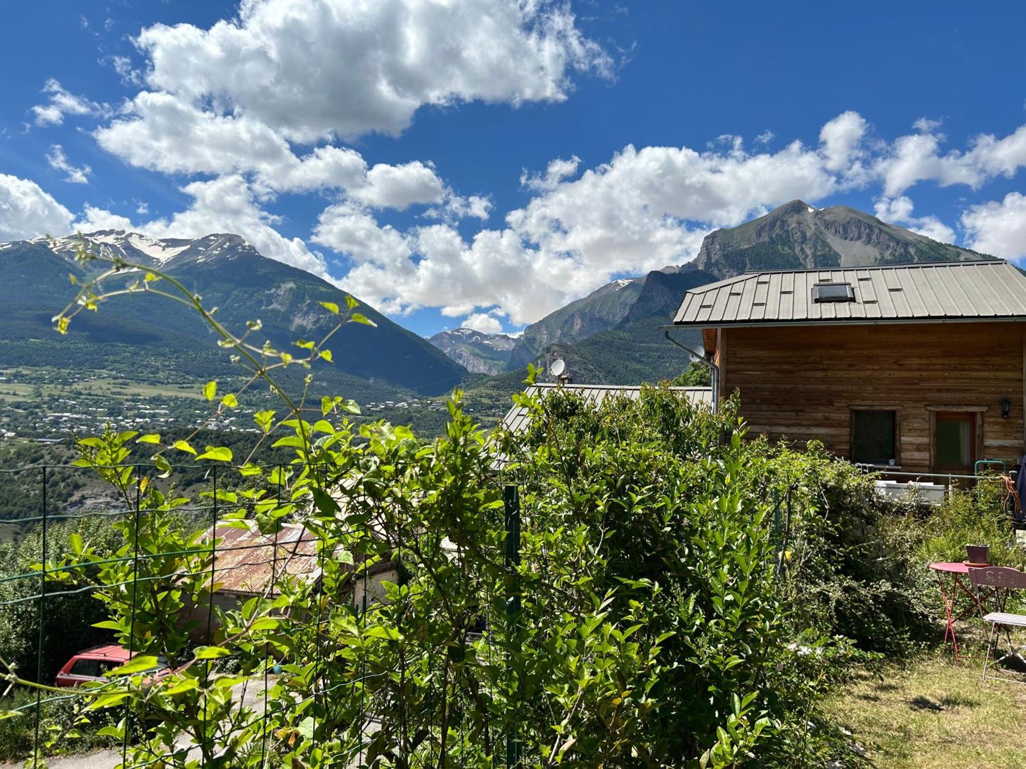 Le Petit Soleil Apartment Siguret Bagian luar foto