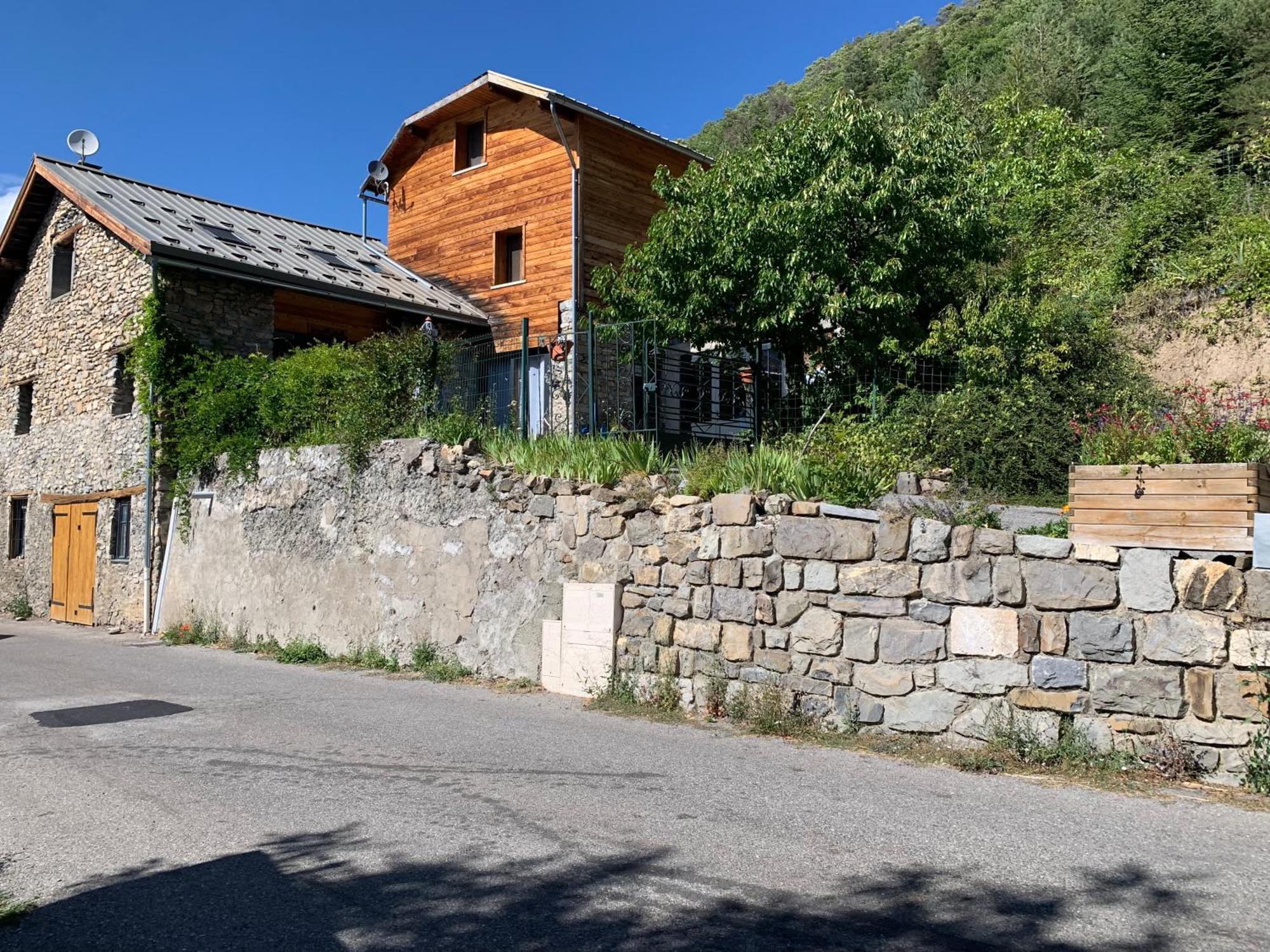 Le Petit Soleil Apartment Siguret Bagian luar foto